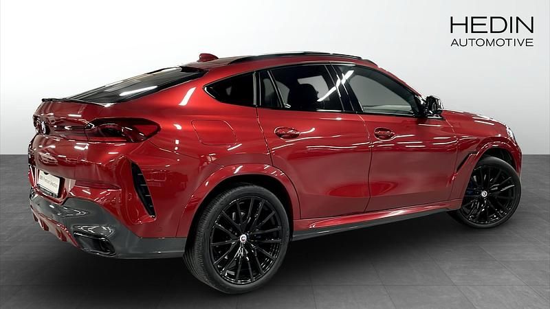 Begagnad BMW X6 M Sport 340 HK (250 kW) 2022 Röd SUV