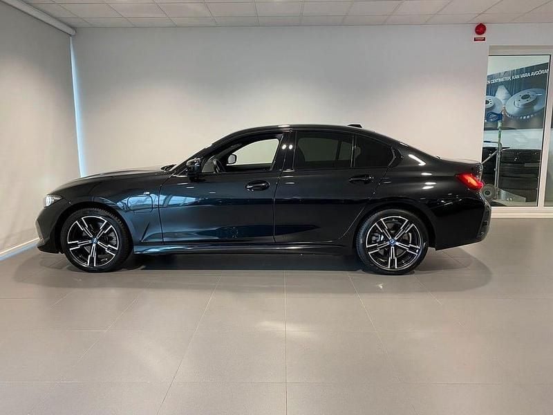 Begagnad BMW 330 M Sport 184 HK (135 kW) 2024 Svart Sedan