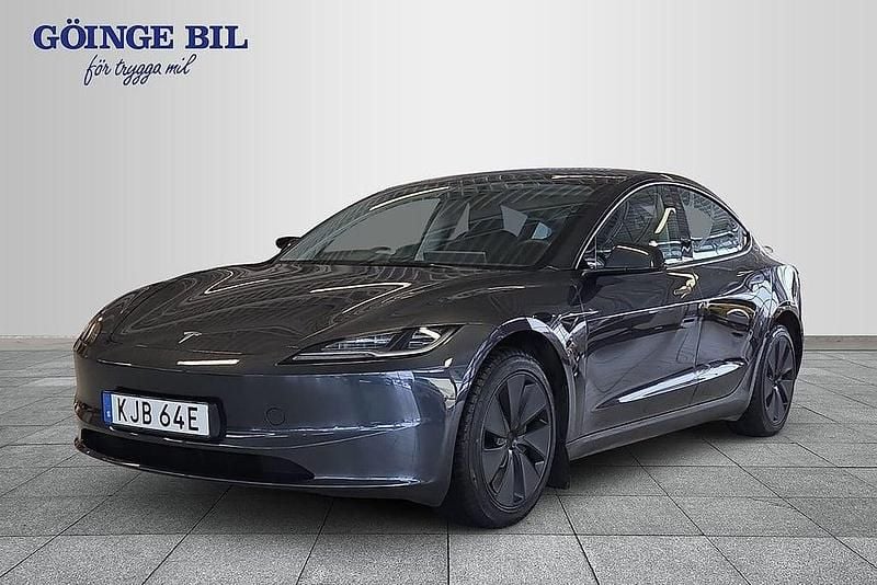 Begagnad Tesla Model 3 Standard Range 235 kW (320 HK) 2024 Grå Sedan