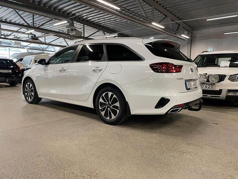 Begagnad Kia Ceed Sportswagon 141 HK (103 kW) 2021 Vit Kombi