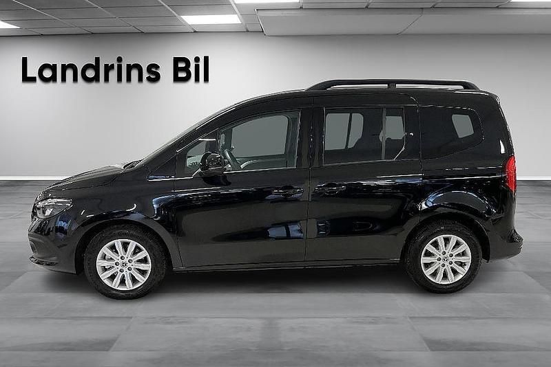 Begagnad Mercedes T180 Edition 116 HK (85 kW) 2024 Svart Minibuss