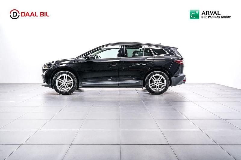 Svart Begagnad 2022 Skoda Enyaq iV SUV | 294 700 kr (Bra pris) - Bild 1/4