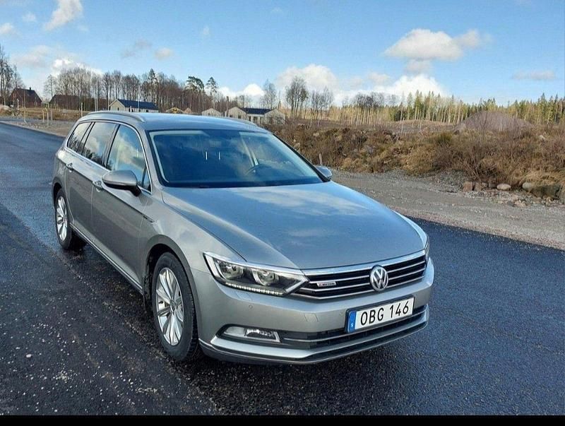 Silver Begagnad 2016 VW Passat Kombi | 150 000 kr (Bra pris) - Bild 1/4