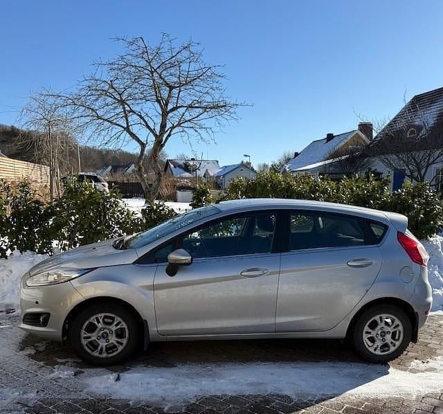 Begagnad Ford Fiesta 100 HK (73 kW) 2015