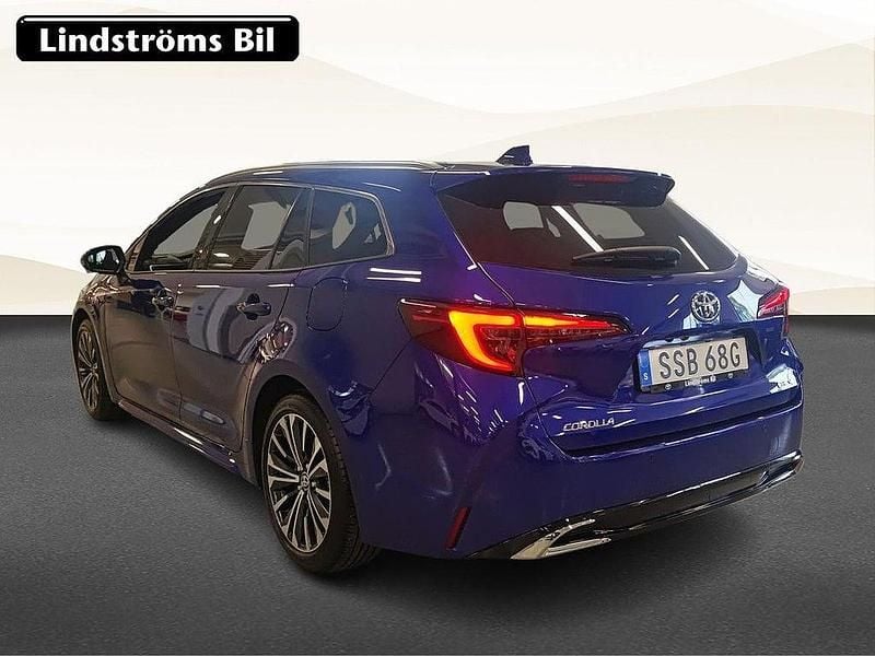 Begagnad Toyota Corolla Style 199 HK (146 kW) 2024 Mörkblå Kombi