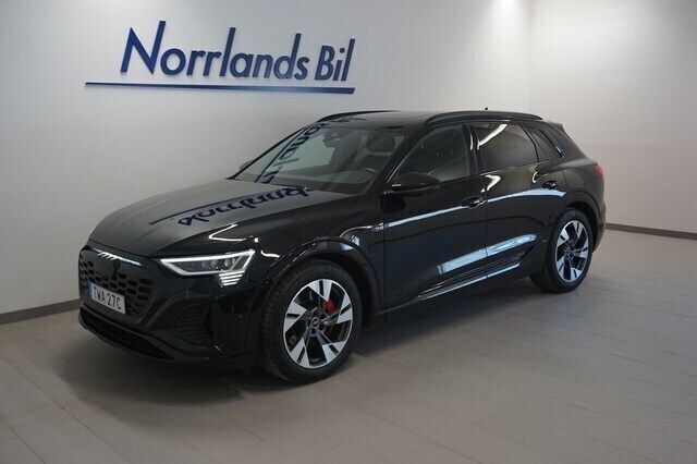 Mytsvart metallic Begagnad 2023 Audi Q8 e-tron S-Line SUV | 669 900 kr (Dyr) - Bild 1/3