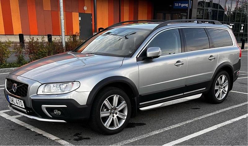 Silver Begagnad 2016 Volvo XC70 Standard SUV | 265 000 kr (Lite dyr) - Bild 1/4