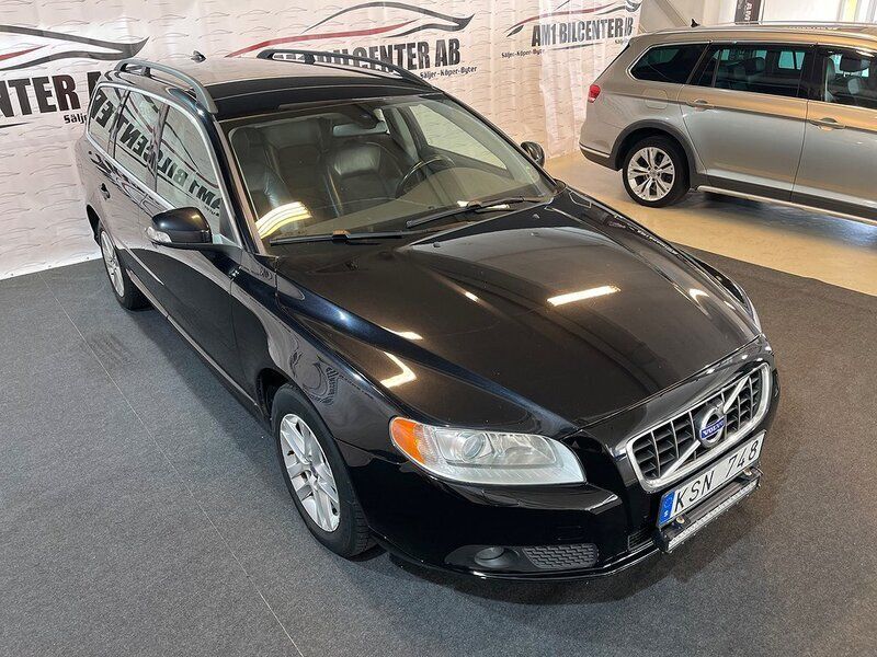 Begagnad Volvo V70 Momentum 164 HK (120 kW) 2010 Svart Kombi