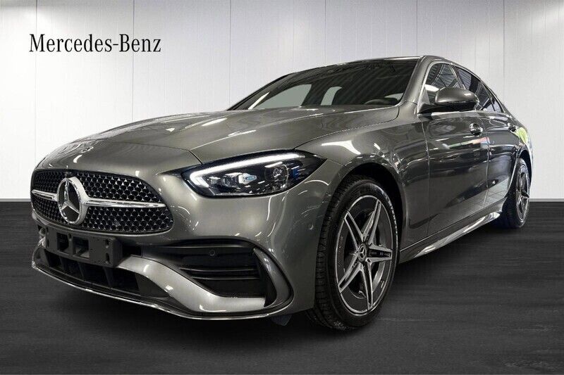 Ny 2025 Mercedes C300e AMG Sedan | 630 500 kr (Marknadspris) - Bild 1/4