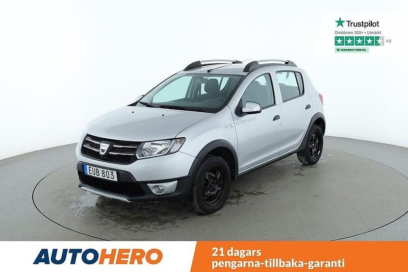 Silver Begagnad 2014 Dacia Sandero Prestige SUV | 79 000 kr - Bild 1/4