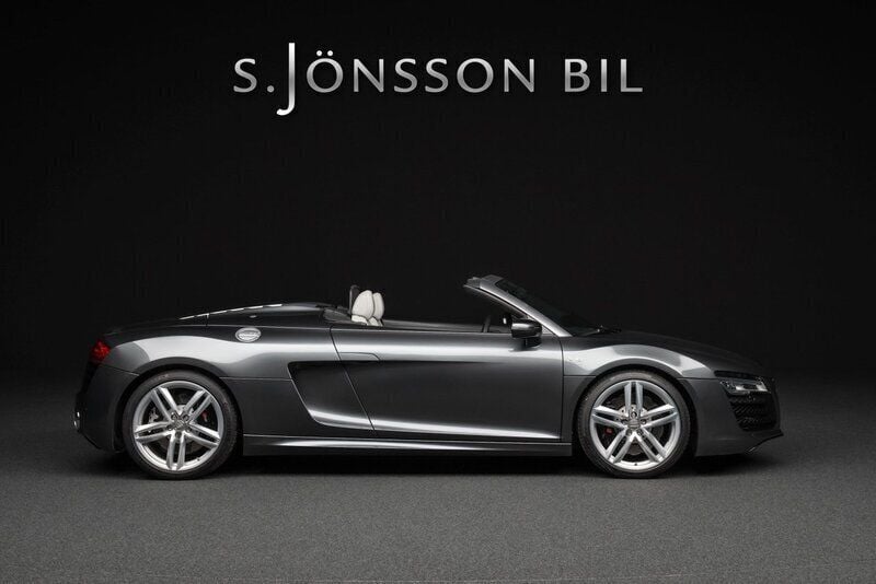 Grå Begagnad 2013 Audi R8 Spyder Cab | 1 195 000 kr - Bild 1/4