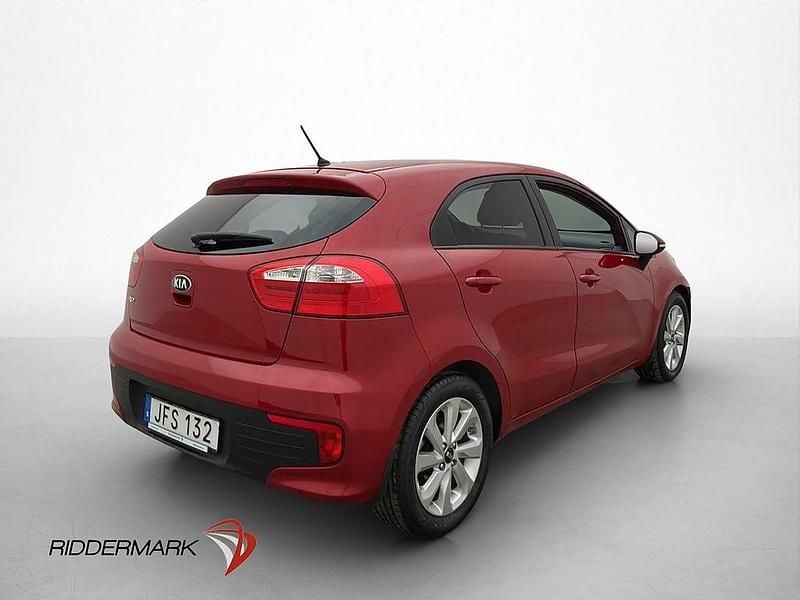 Begagnad Kia Rio Comfort 109 HK (80 kW) 2015 Röd Halvkombi
