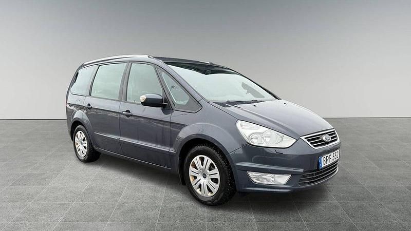 Begagnad Ford Galaxy 117 HK (86 kW) 2014 Grå Minibuss