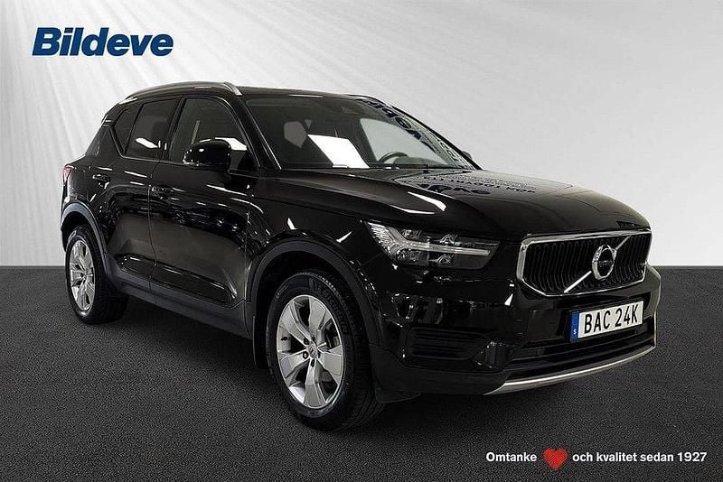 Svart Begagnad 2021 Volvo XC40 Momentum SUV | 259 900 kr (Marknadspris) - Bild 1/4