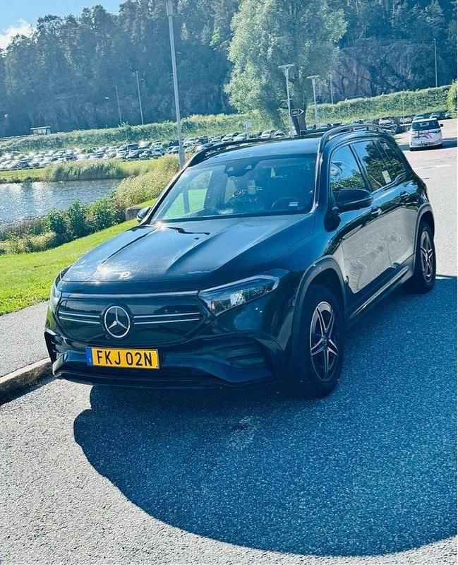 Svart Begagnad 2024 Mercedes EQB250+ AMG SUV | 420 000 kr - Bild 1/4