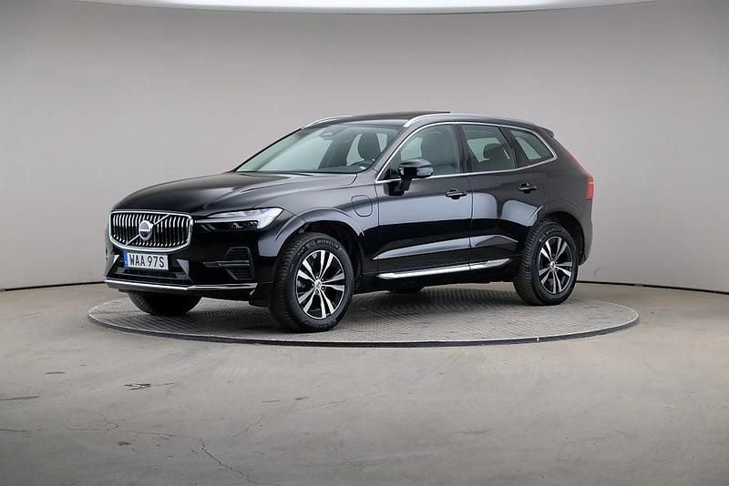 Begagnad Volvo XC60 Core 350 HK (257 kW) 2022 Svart SUV
