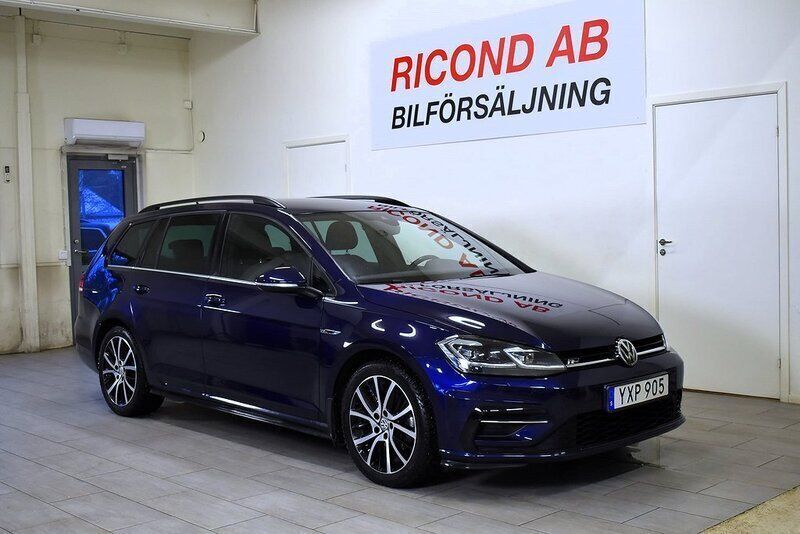 Mörkblå (blå) Begagnad 2018 VW Golf VII GT Kombi | 219 900 kr (Lite dyr) - Bild 1/4