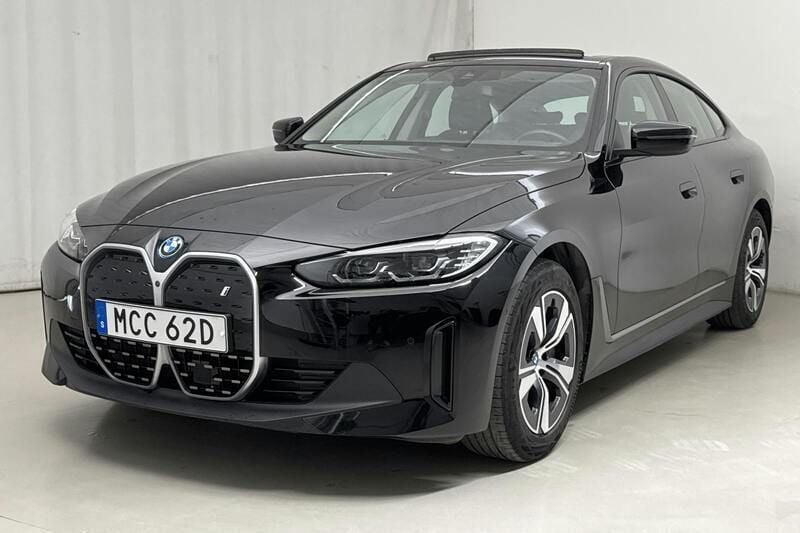 Svart Begagnad 2022 BMW i4 Sedan | 445 000 kr (Superpris) - Bild 1/4