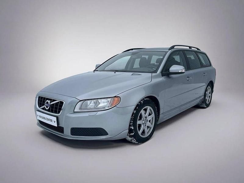 Begagnad Volvo V70 Drive Kinetic 109 HK (80 kW) 2010 Silver Kombi