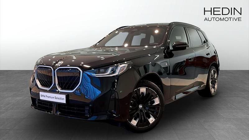 Svart Begagnad 2025 BMW X3 Comfort Edition SUV | 688 700 kr - Bild 1/4