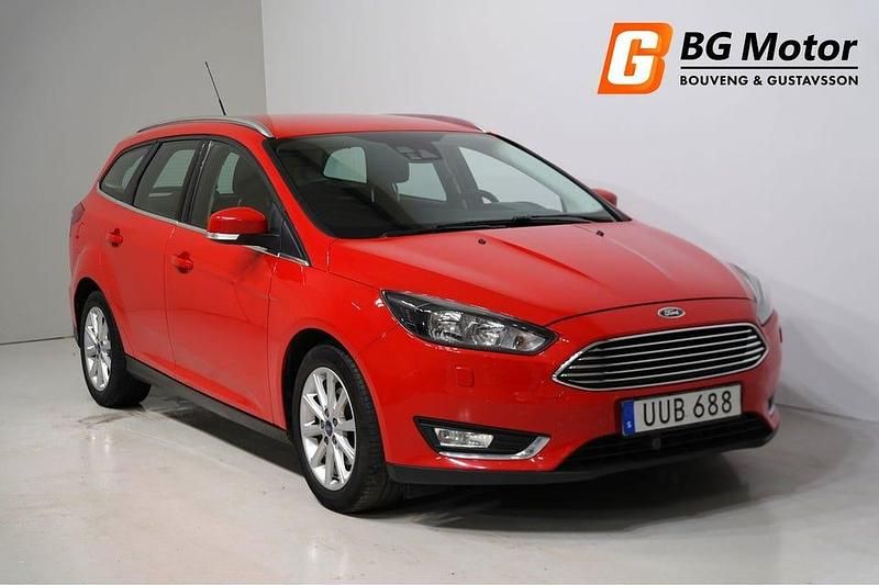 Röd Begagnad 2017 Ford Focus Titanium Kombi | 114 900 kr (Marknadspris) - Bild 1/3
