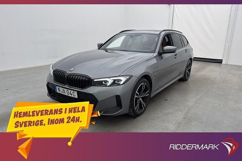 Grå Begagnad 2022 BMW 330e M Sport Kombi | 434 800 kr (Dyr) - Bild 1/3