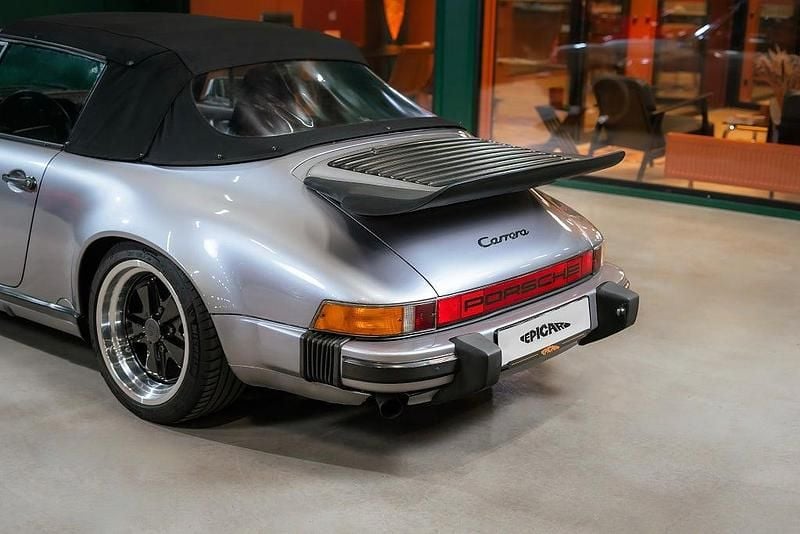 Begagnad Porsche 911 Carrera Cabriolet 231 HK (169 kW) 1987 Ljusgrå Cab