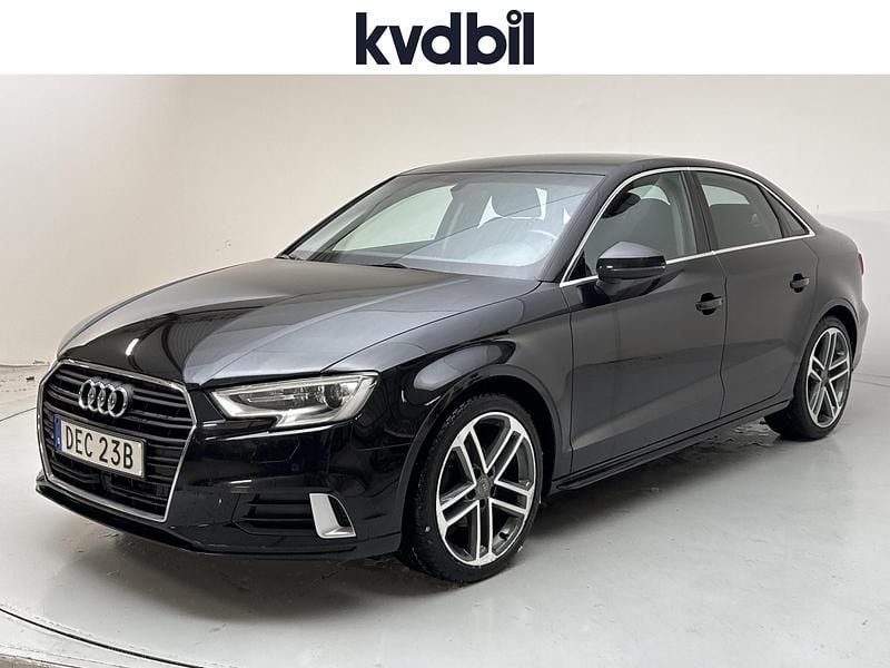 Svart Begagnad 2019 Audi A3 Sport Sedan | 189 800 kr (Marknadspris) - Bild 1/3