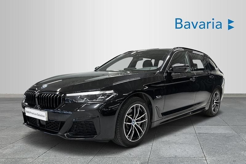 Begagnad BMW 530e Shadowline 292 HK (214 kW) 2023 Svart Kombi