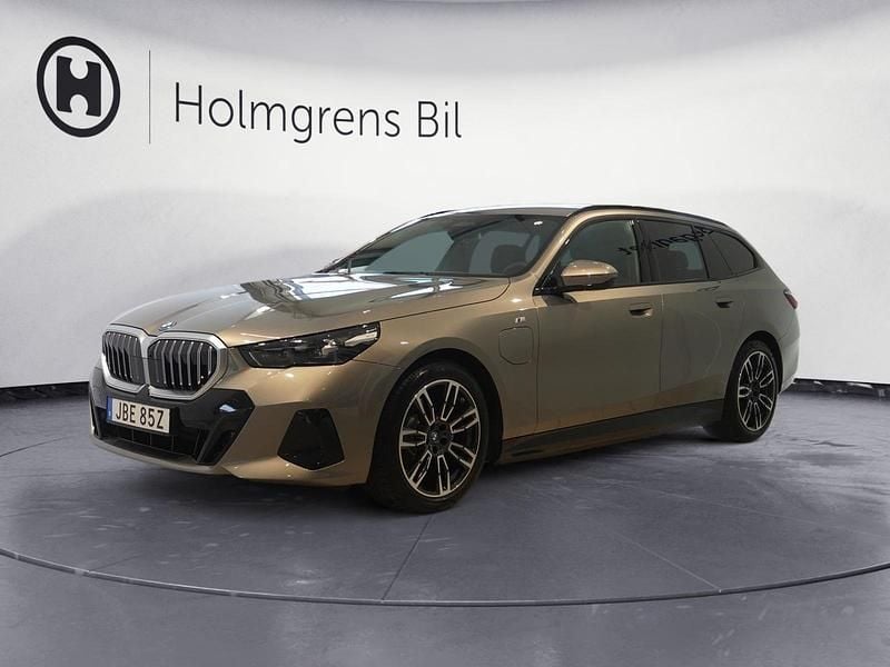 Begagnad BMW 530e Efficient Dynamics 190 HK (139 kW) 2025 Grå Kombi