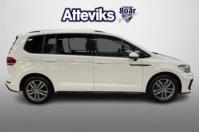 Begagnad VW Touran R-line 151 HK (111 kW) 2020 Vit Minibuss