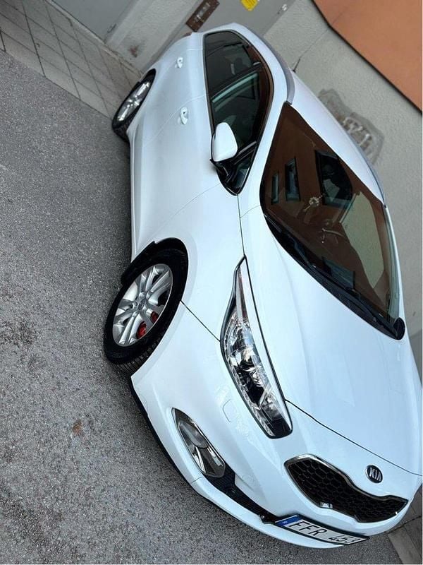 Vit Begagnad 2013 Kia Ceed Sportswagon Comfort Kombi | 84 999 kr (Marknadspris) - Bild 1/4