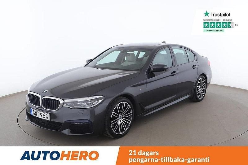Grå Begagnad 2019 BMW 530 M Sport Sedan | 385 000 kr (Marknadspris) - Bild 1/4