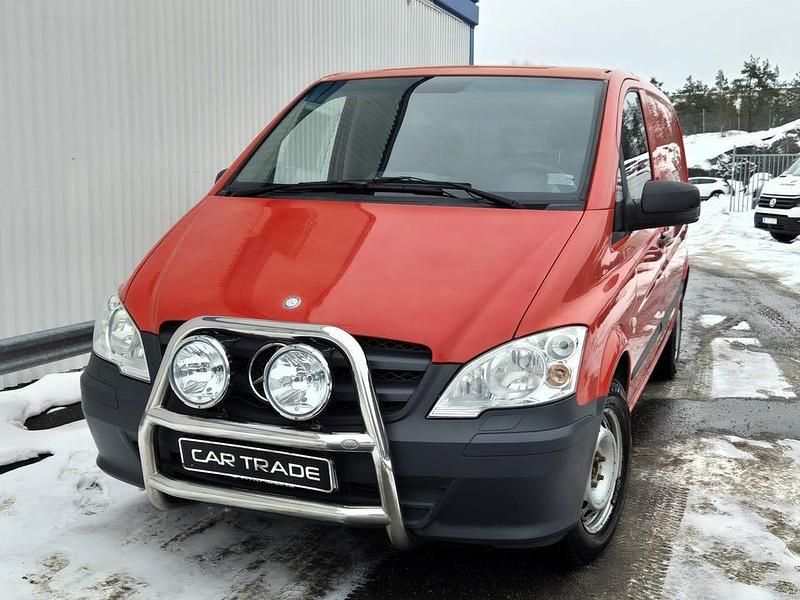 Begagnad Mercedes Vito 163 HK (119 kW) 2012 Röd