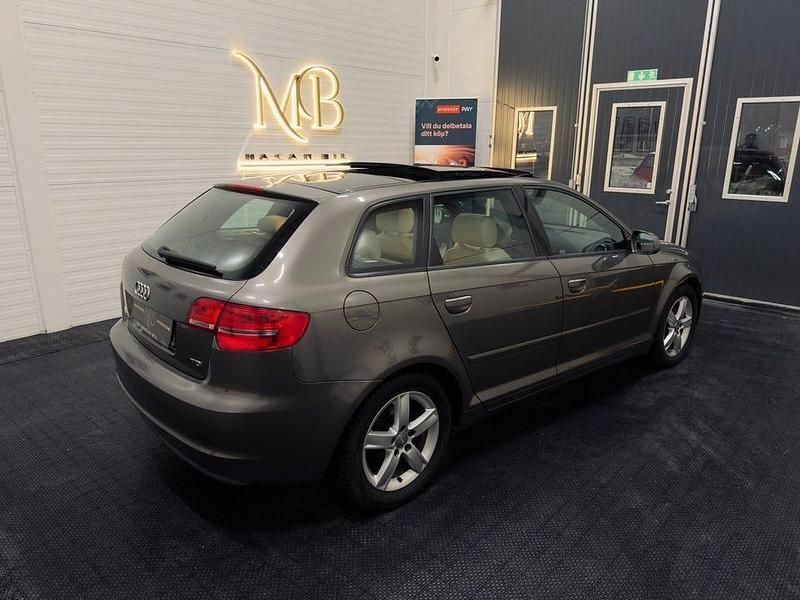 Begagnad Audi A3 Comfort 105 HK (77 kW) 2012 Grå Halvkombi