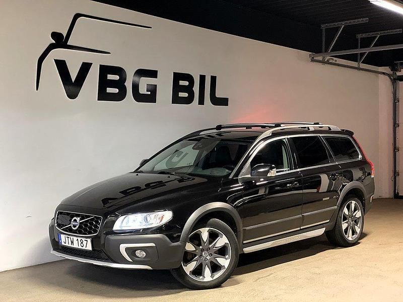 Svart Begagnad 2015 Volvo XC70 Momentum SUV | 144 900 kr (Bra pris) - Bild 1/4