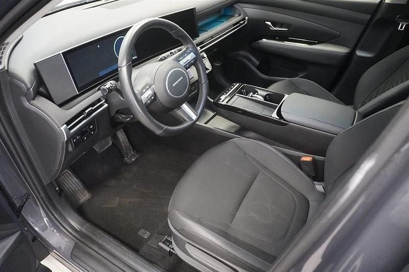 Begagnad Hyundai Tucson Essential 252 HK (185 kW) 2024 Grå SUV