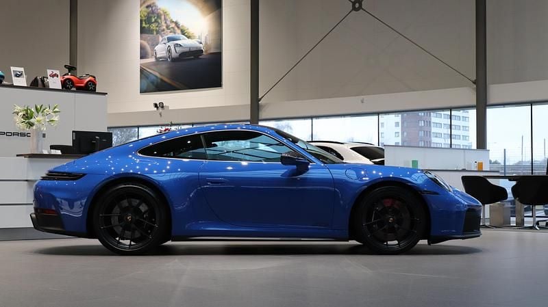 Begagnad Porsche 911 548 HK (403 kW) 2024 Blå