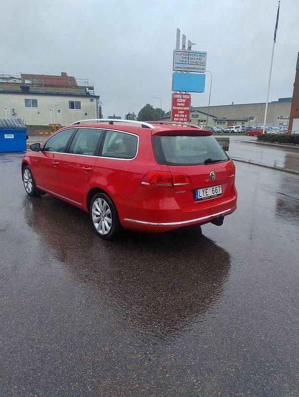 Begagnad VW Passat 150 HK (110 kW) 2011 Röd Kombi