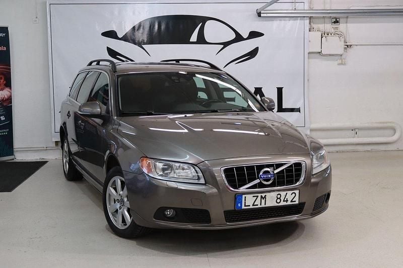 Grå Begagnad 2012 Volvo V70 Momentum Kombi | 84 900 kr (Bra pris) - Bild 1/4