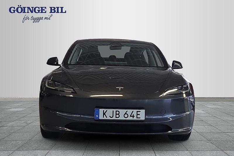 Begagnad Tesla Model 3 Standard Range 235 kW (320 HK) 2024 Grå Sedan