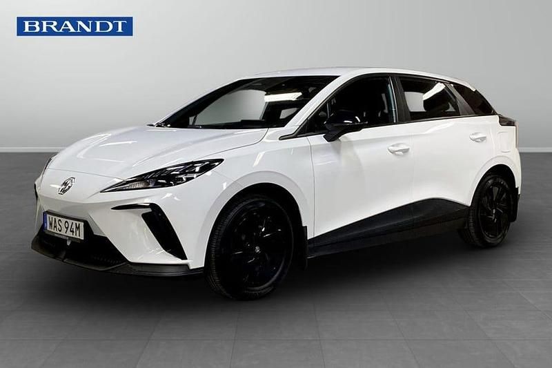 Begagnad MG MG4 EV 125 kW (171 HK) 2023 Vit Halvkombi