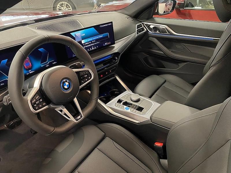 Ny BMW i4 Shadowline 250 kW (340 HK) 2026 Röd Sedan