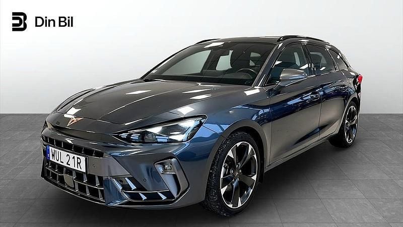Mörkgrå Begagnad 2024 Cupra Leon Kombi | 314 900 kr (Marknadspris) - Bild 1/4