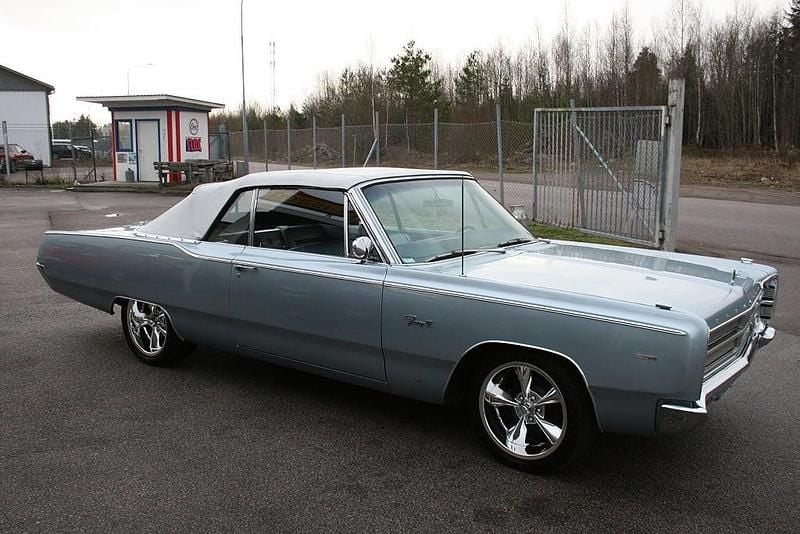 Begagnad Plymouth Fury 360 HK (264 kW) 1967 Ljusblå Cab