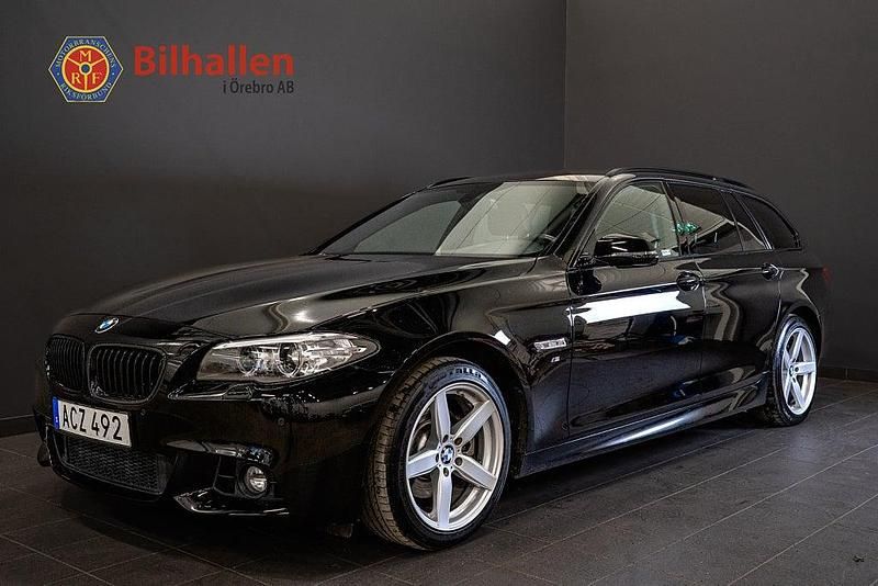 Svart Begagnad 2016 BMW 520 M Sport Kombi | 169 000 kr (Marknadspris) - Bild 1/4