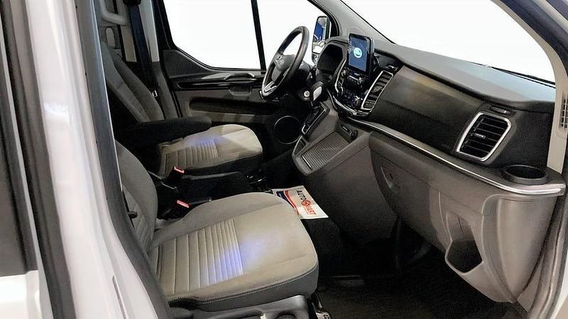 Begagnad Ford Tourneo Custom Titanium 170 HK (125 kW) 2023 Vit Van