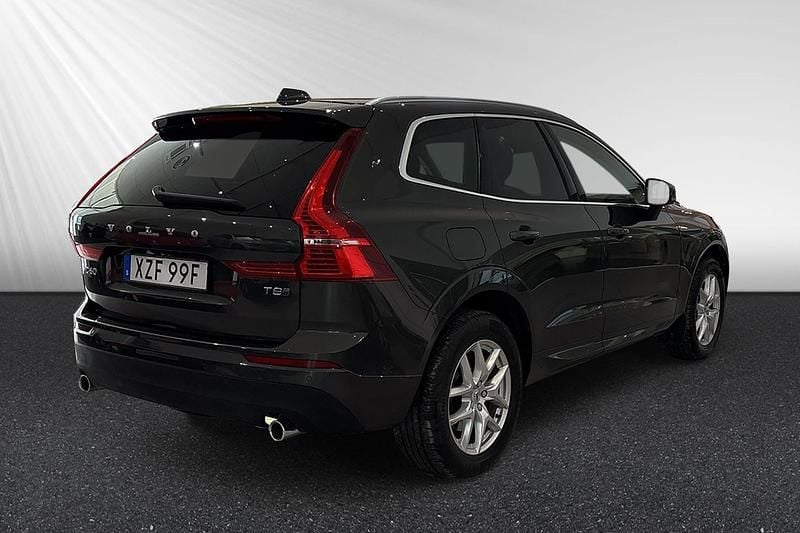 Begagnad Volvo XC60 Momentum 392 HK (288 kW) 2020 Grå SUV