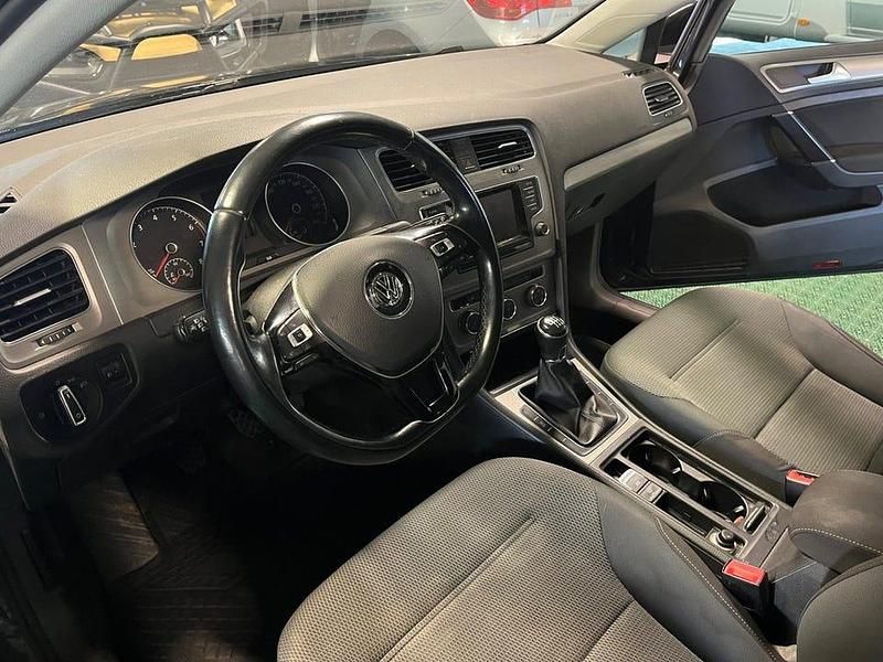 Begagnad VW Golf VII 105 HK (77 kW) 2014 Svart