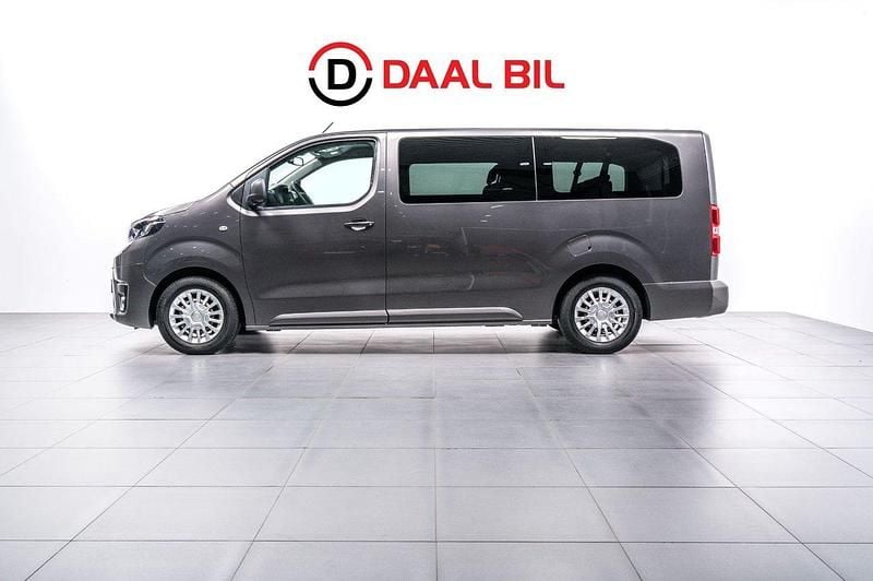 Mörkgrå Begagnad 2019 Toyota Proace Verso Kombi | 224 700 kr (Bra pris) - Bild 1/4